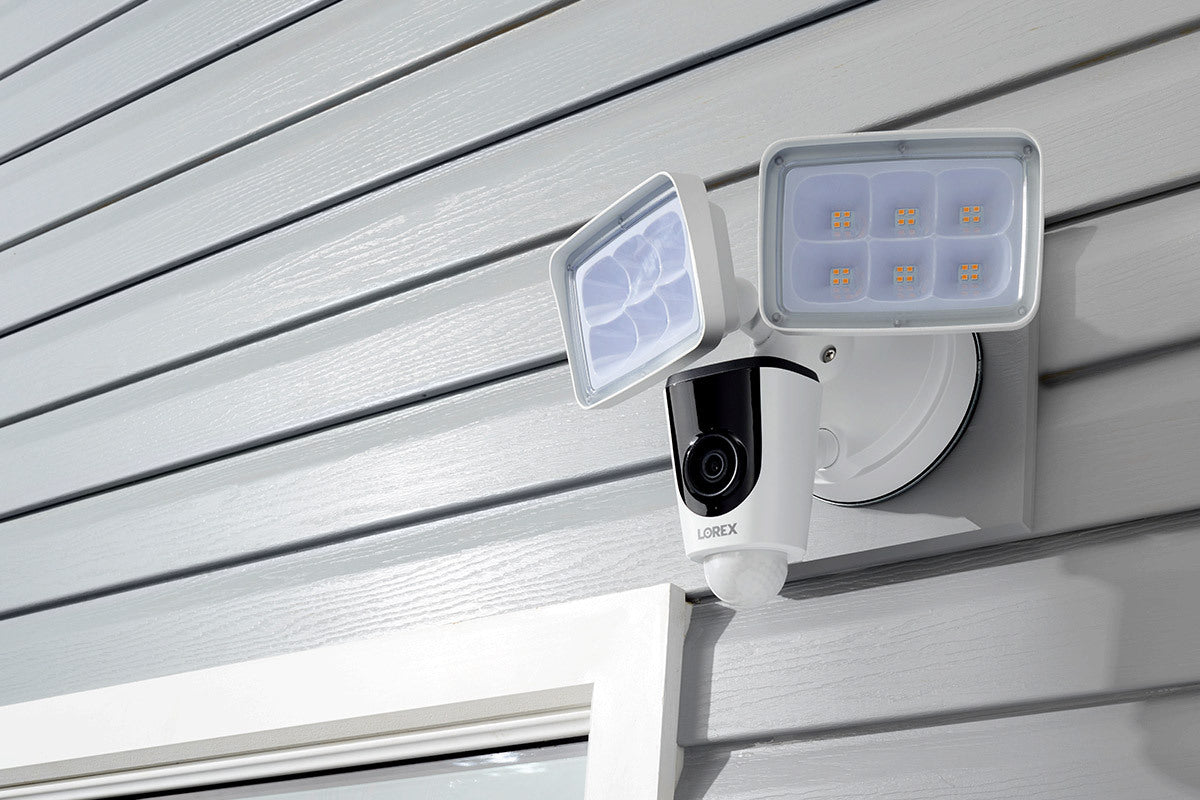 1080p Wi-Fi Floodlight Security Camera (32GB) - Amazon